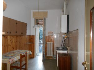 Ampio bilocale da ristrutturare – casa in piacenza Cucine da ristrutturare